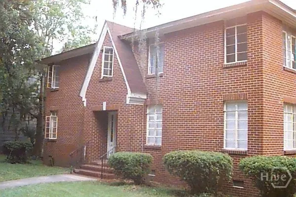 $1,250 | 1208 East Victory Drive, Unit 2, Savannah, GA 31404