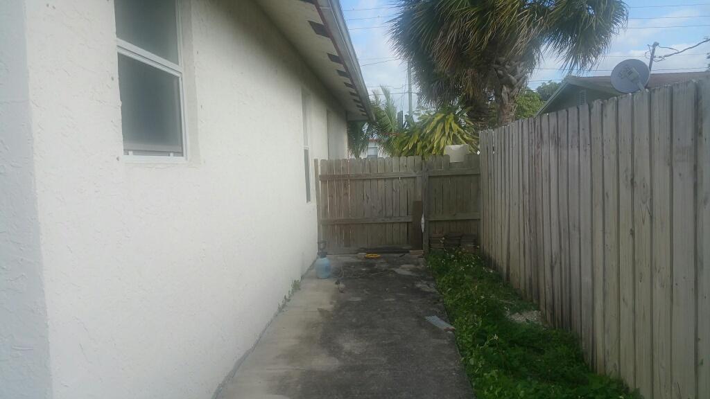 1175 West 34th Street Riviera Beach, FL 33404 - Photo 7 of 23 20160219_091140_resized