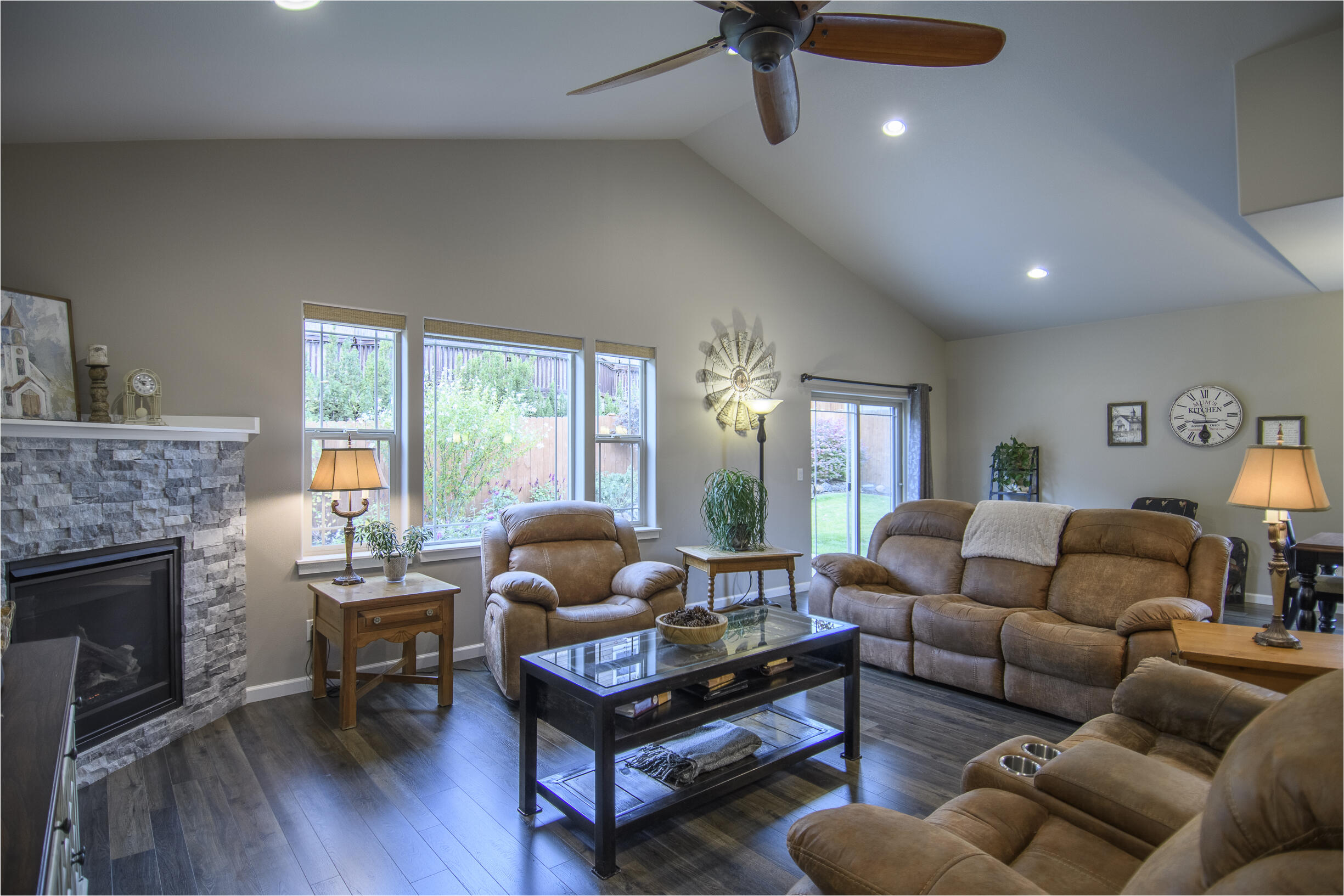2745 Southwest 32nd Street Redmond, OR 97756 - Photo 19 of 28 Great Room with gas fireplace