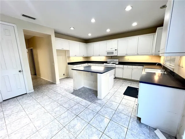 $3,700 | 32372 Whispering Willow Drive, Lake Elsinore, CA 92532