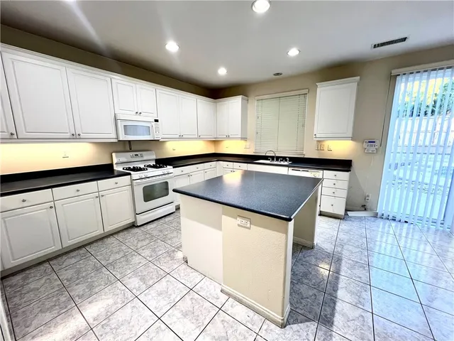 $3,700 | 32372 Whispering Willow Drive, Lake Elsinore, CA 92532