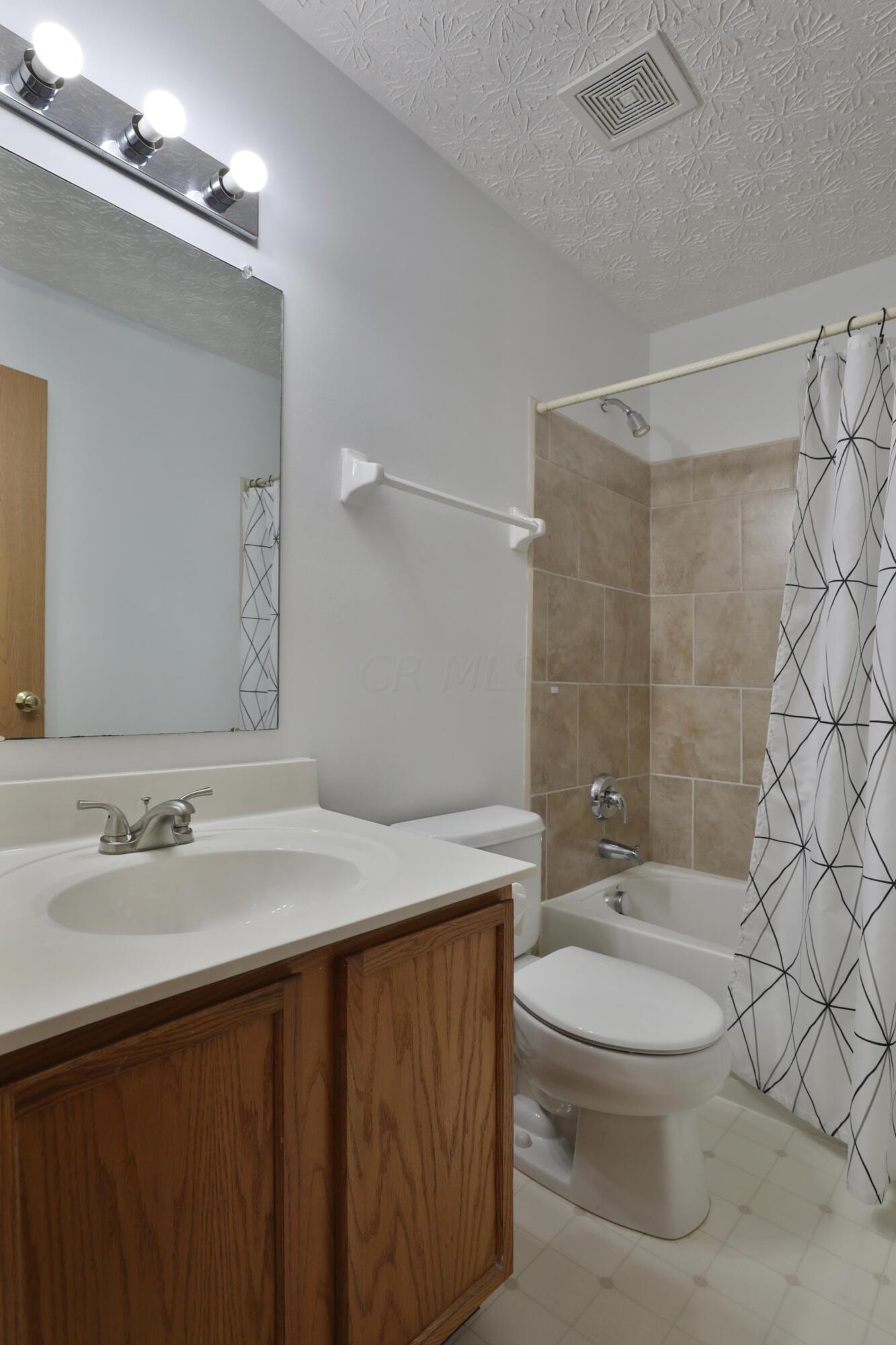 1832 Village Ridge Lane Columbus, OH 43219 - Photo 27 of 42 1832-VillageRidge-27