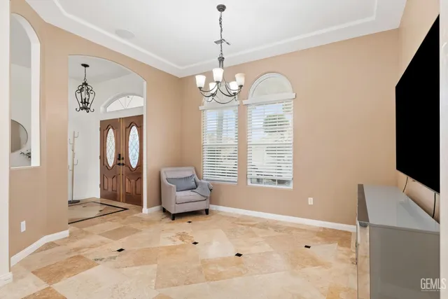 a view of livingroom with furniture