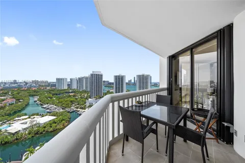 $1,299,000 | 2000 Island Boulevard, Unit 2409, Aventura, FL 33160