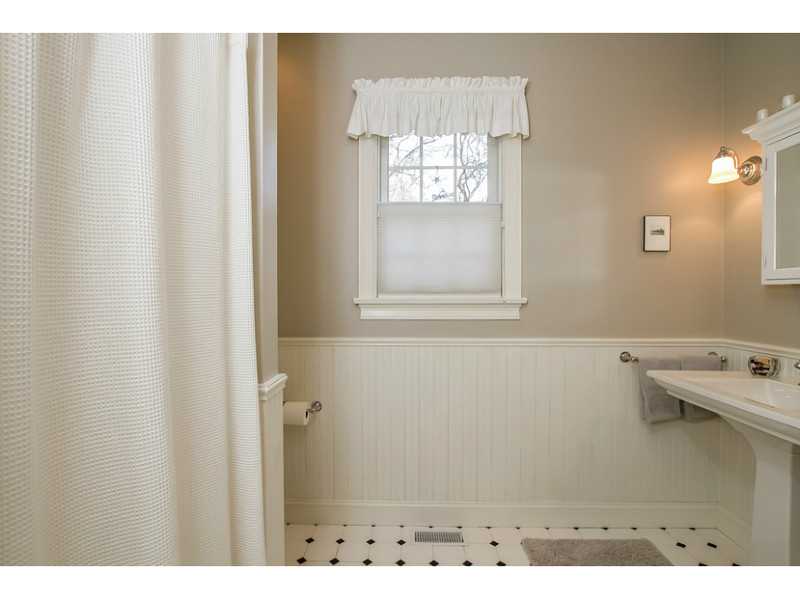 8 Ocean Rise Drive Westerly, RI 02891 - Photo 22 of 25 Bathroom.