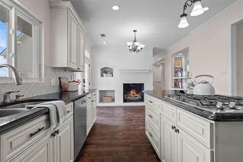 $1,000,000 | 657 Forest Trail, Argyle, TX 76226