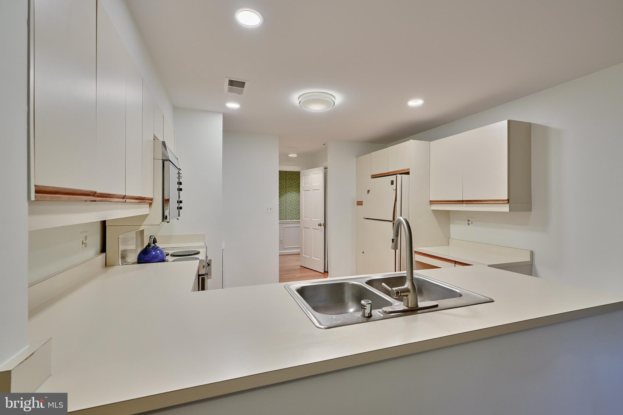 11 Devon Hill Road, Unit B4 Baltimore, MD 21210 - Photo 13 of 39