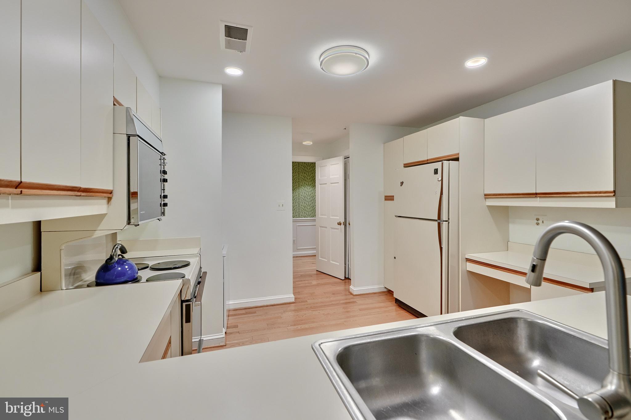 11 Devon Hill Road, Unit B4 Baltimore, MD 21210 - Photo 14 of 39