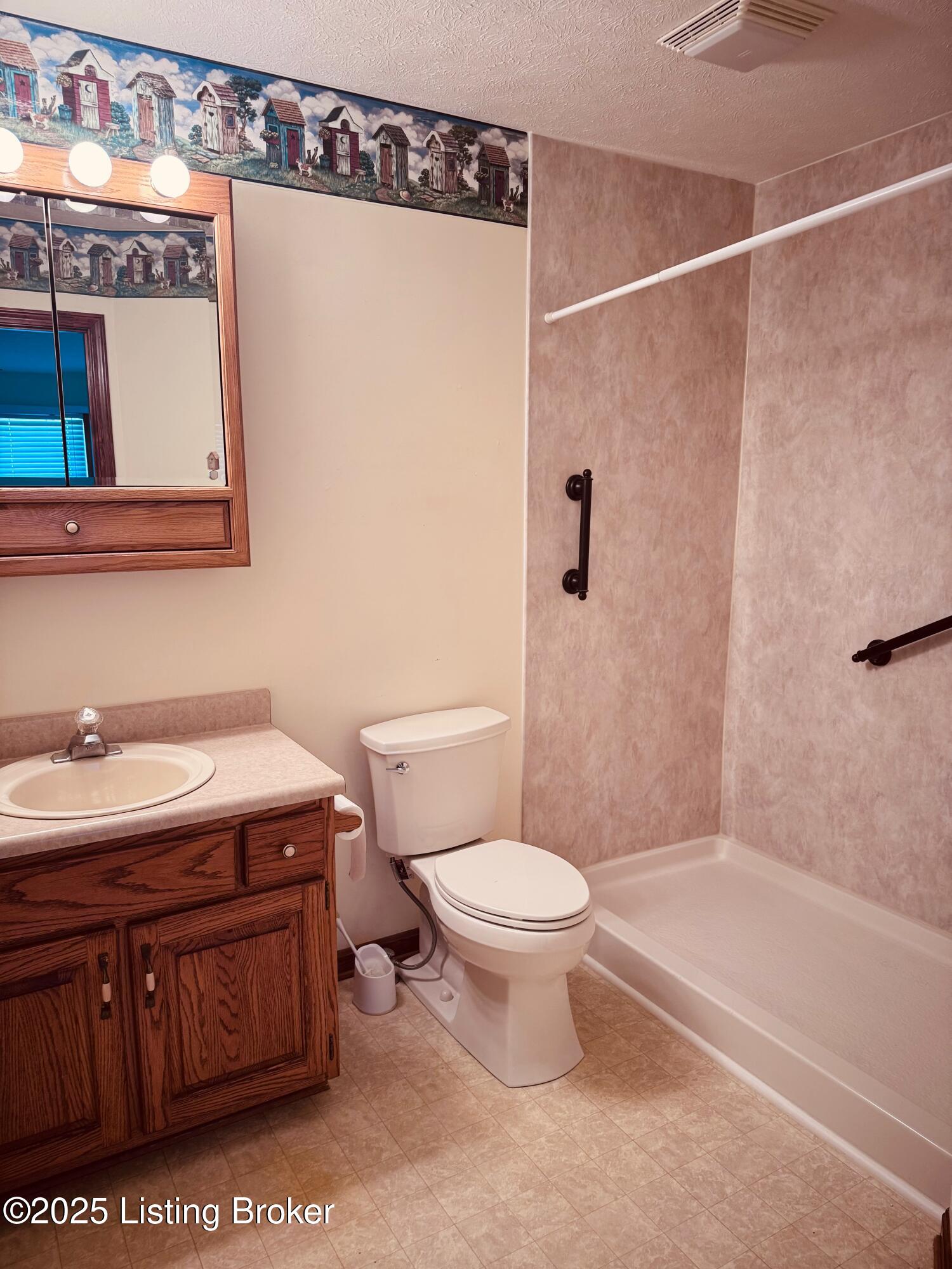 745 Rolling Hls Road Vine Grove, KY 40175 - Photo 20 of 72 Master Bath