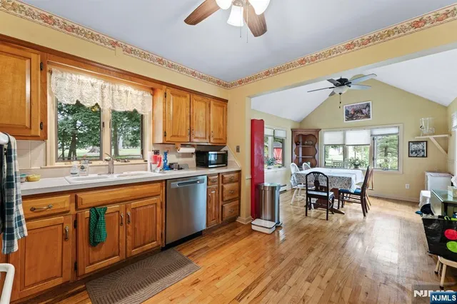 $4,000 | 160 Spring Valley Road, Park Ridge, NJ 07656