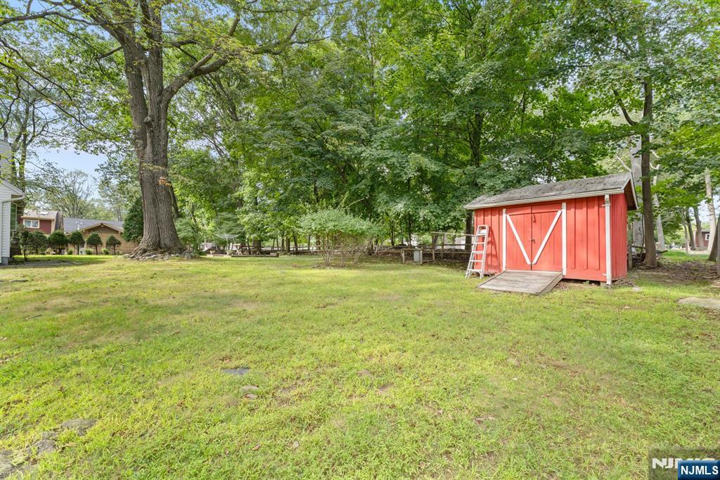 160 Spring Valley Road Park Ridge, NJ 07656 - Photo 37 of 39