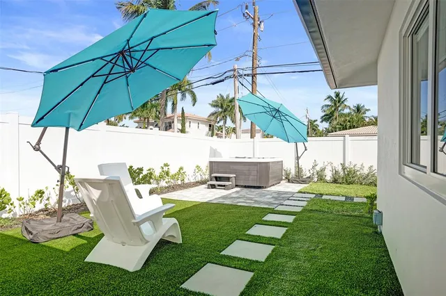 $1,240,000 | 699 Northeast 70th Street, Boca Raton, FL 33487