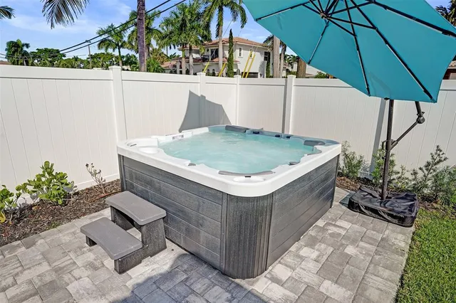 $1,240,000 | 699 Northeast 70th Street, Boca Raton, FL 33487