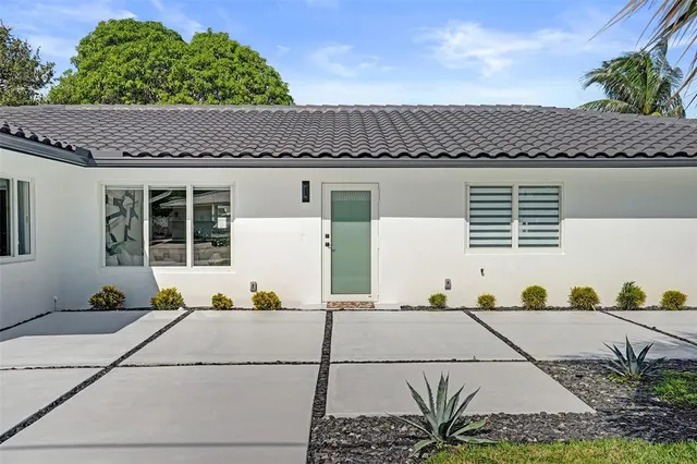 $1,240,000 | 699 Northeast 70th Street, Boca Raton, FL 33487