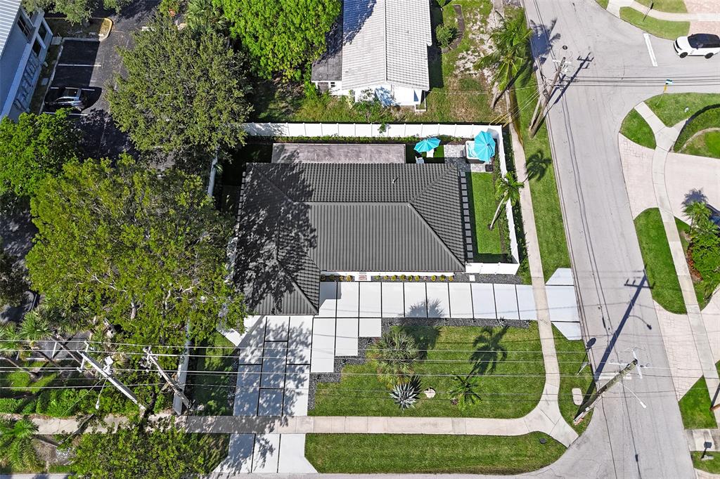 699 Northeast 70th Street Boca Raton, FL 33487 - Photo 61 of 66 a view of outdoor space and garden