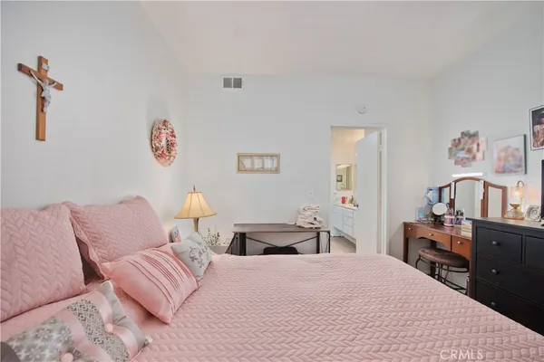 $399,999 | 24125 Del Monte Dr., Unit 153, Valencia, CA 91355