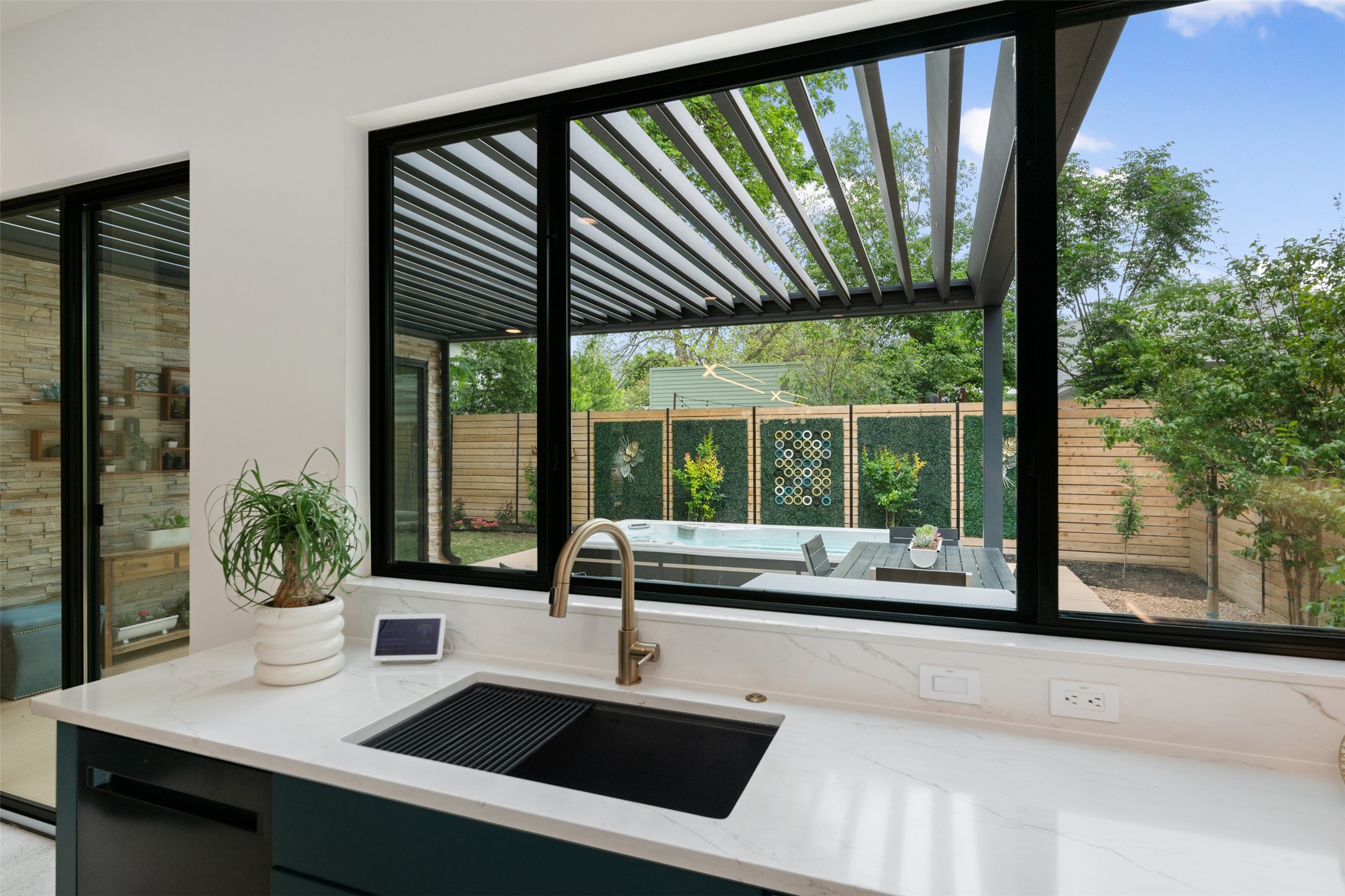 73 Julius Street Austin, TX 78702 - Photo 13 of 38