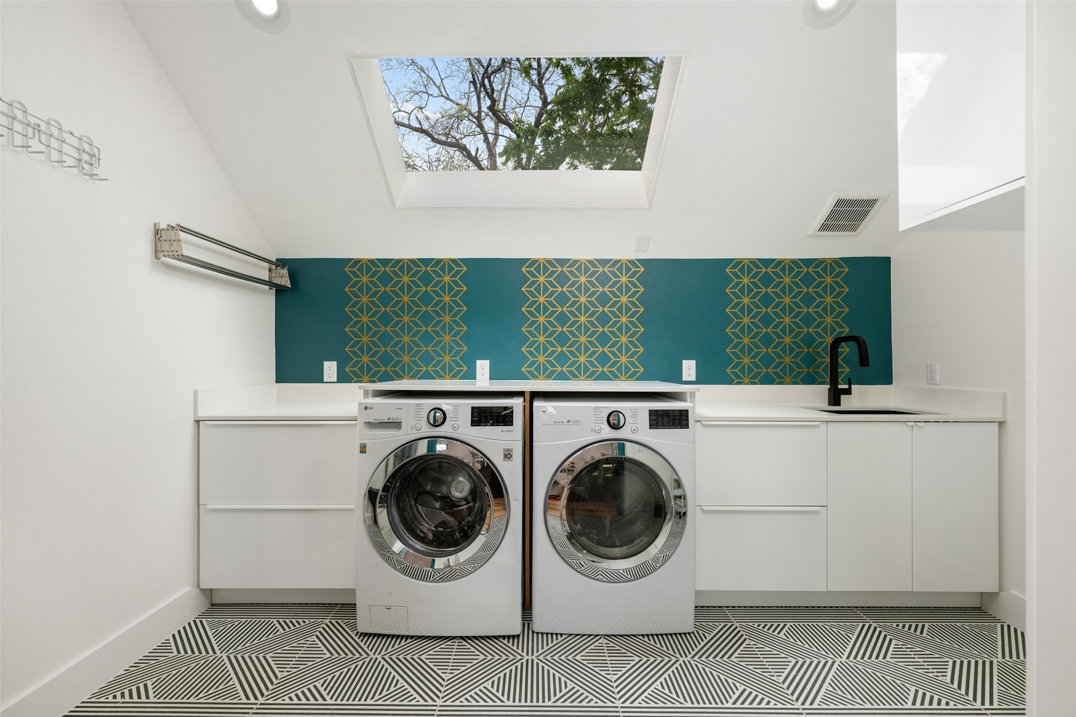 73 Julius Street Austin, TX 78702 - Photo 25 of 38