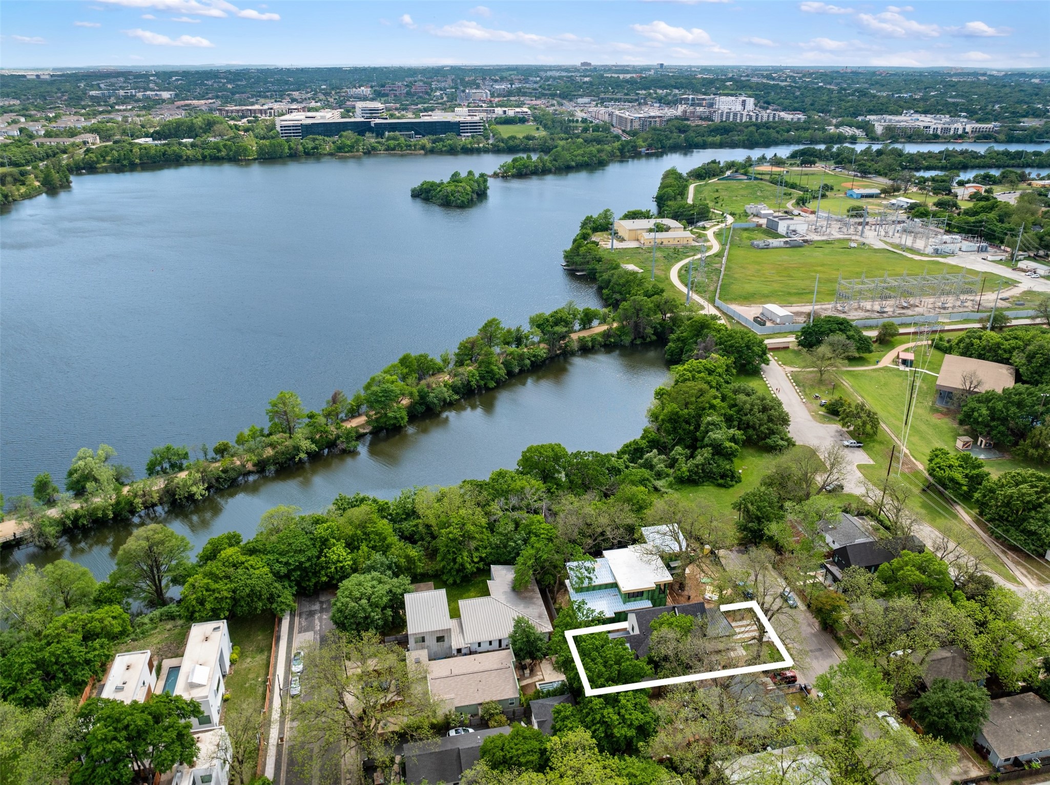 73 Julius Street Austin, TX 78702 - Photo 3 of 38