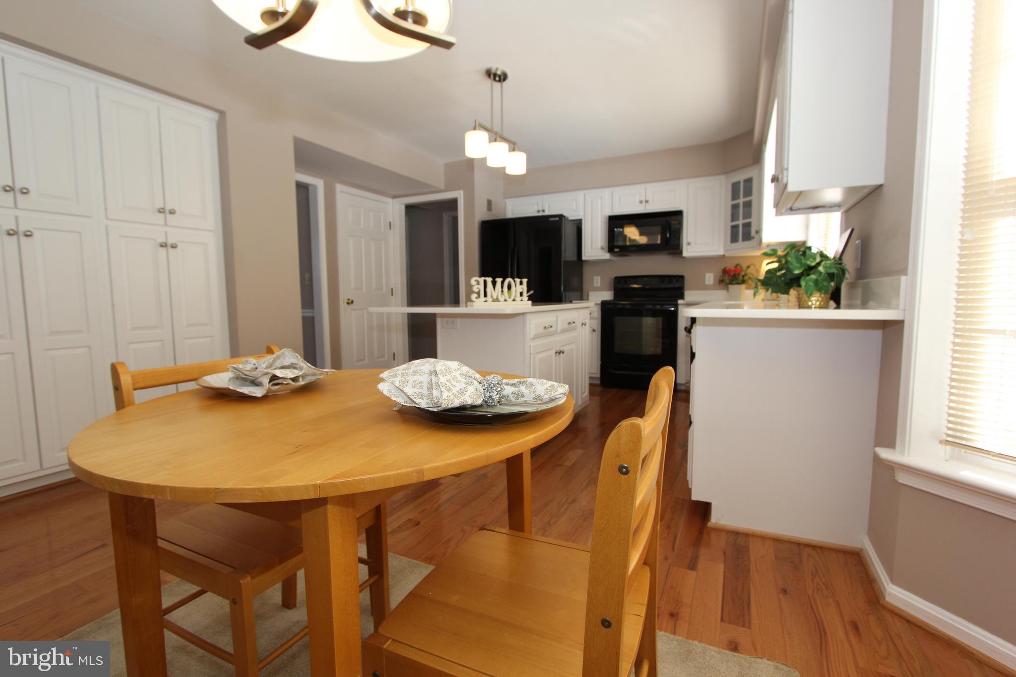 8100 Laurel Ridge Road Frederick, MD 21702 - Photo 14 of 53 Casual dining area