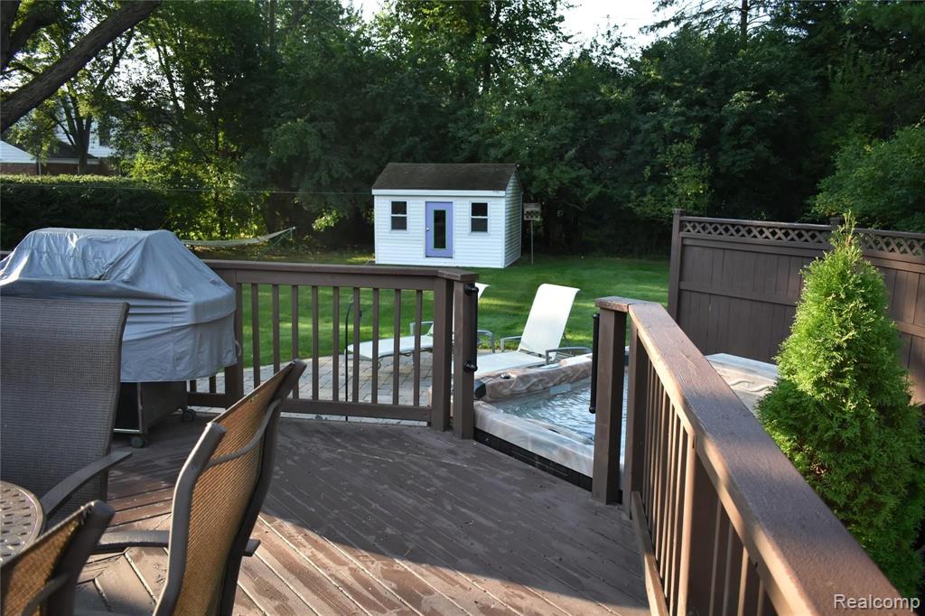 31161 Old Stage Road Beverly Hills, MI 48025 - Photo 11 of 32