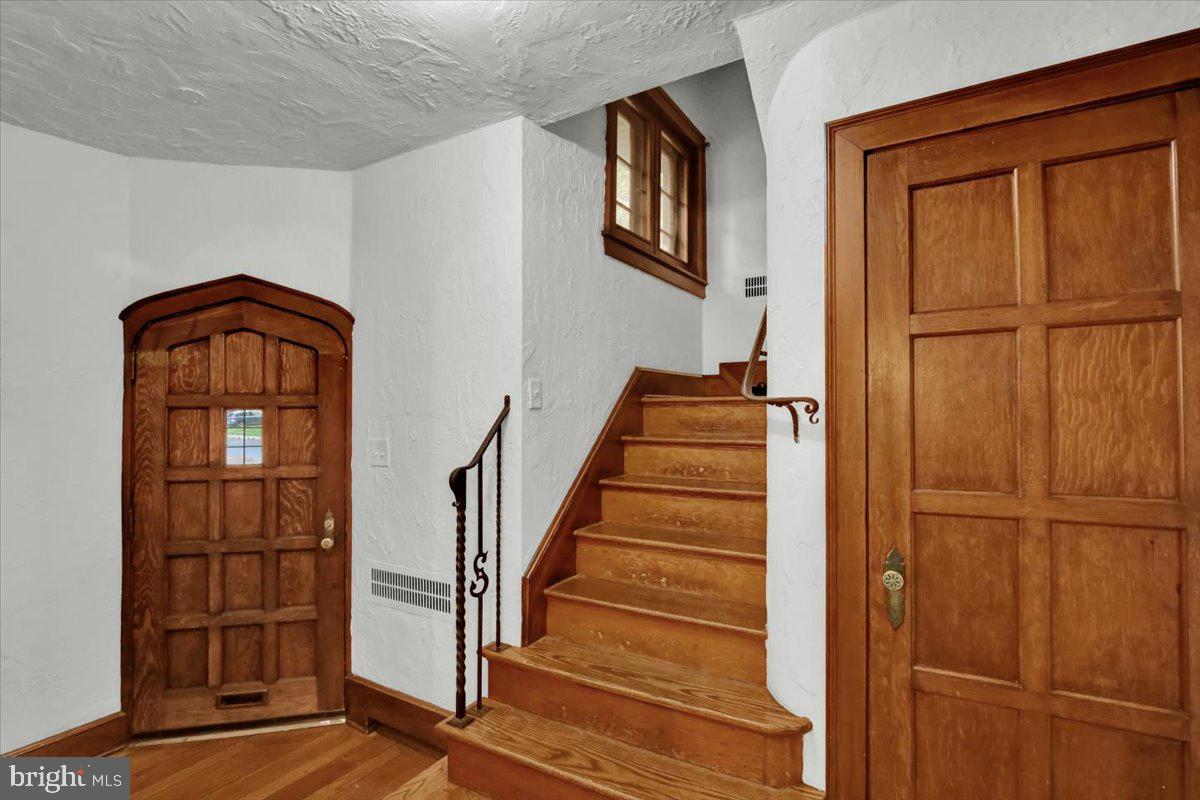 501 Sunset Road West Reading, PA 19611 - Photo 2 of 31 Gallery Image 2
