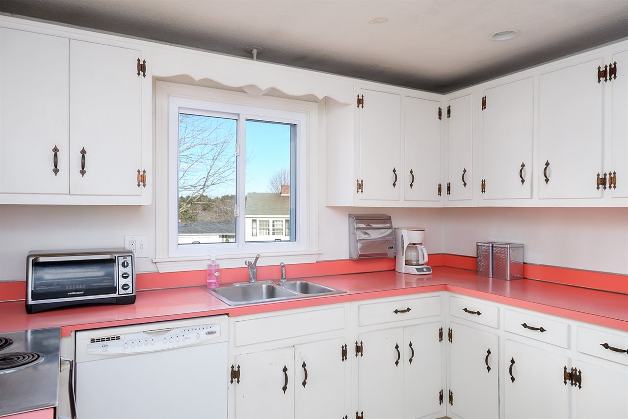 16 Stevens Road North Hampton, NH 03862 - Photo 4 of 34 Gallery Image 4