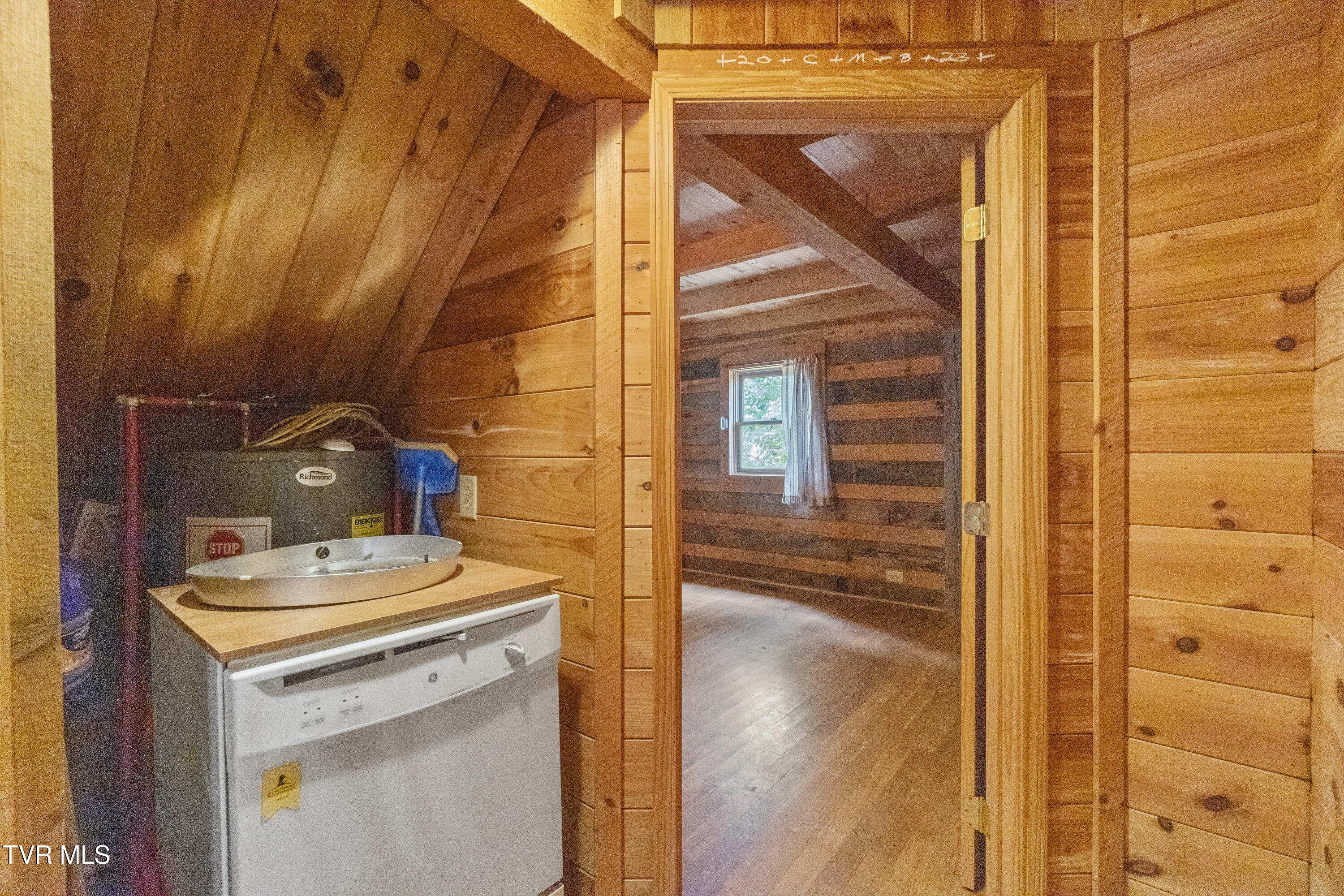 635 Ricker Road Greeneville, TN 37743 - Photo 10 of 42 10