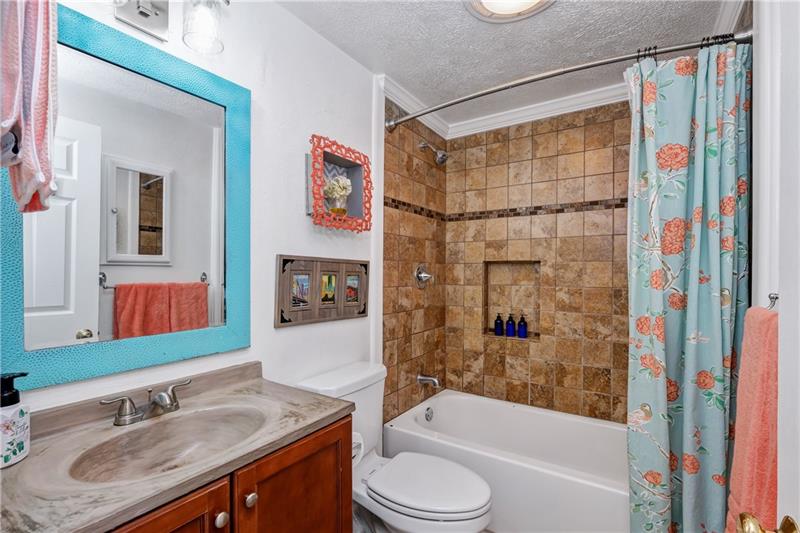 204 Center Church Road Canonsburg, PA 15317 - Photo 15 of 25 Hall Bathroom