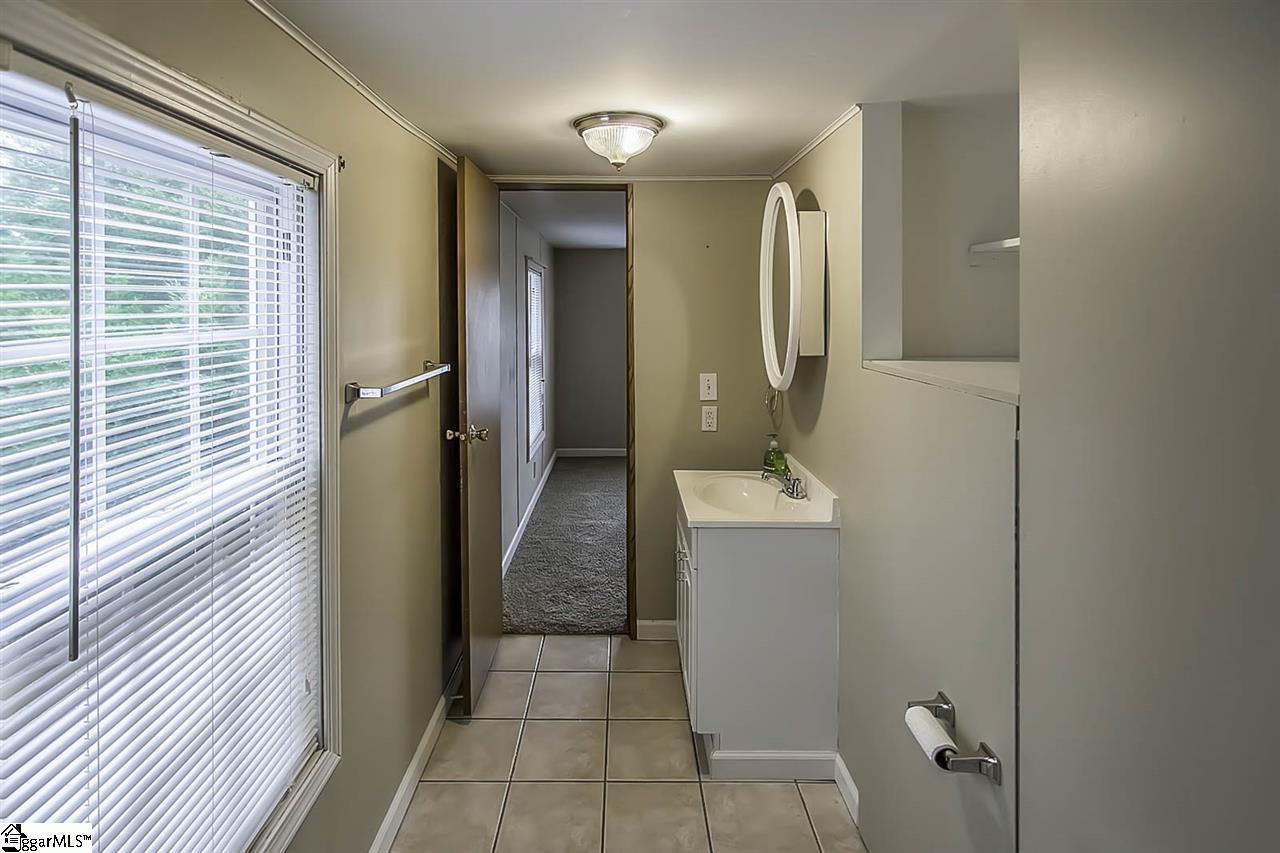 143 Corey Road Gray Court, SC 29645 - Photo 19 of 28