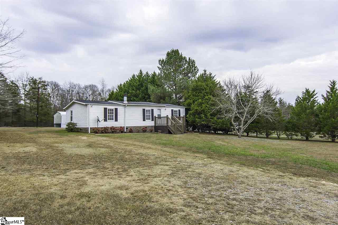 143 Corey Road Gray Court, SC 29645 - Photo 6 of 28