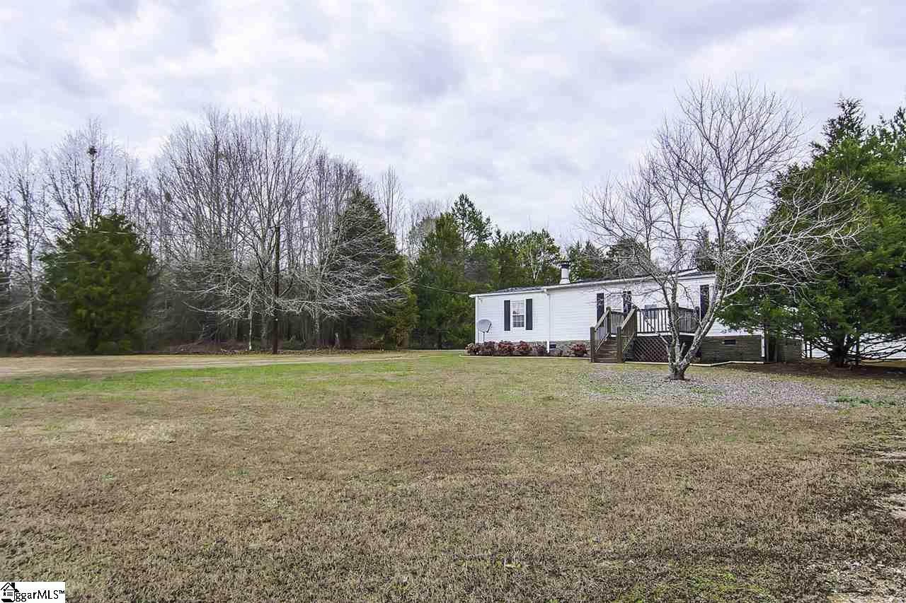 143 Corey Road Gray Court, SC 29645 - Photo 7 of 28