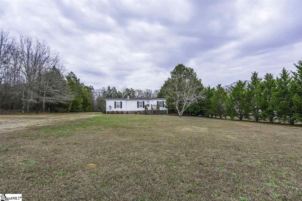 143 Corey Road Gray Court, SC 29645 - Photo 8 of 28