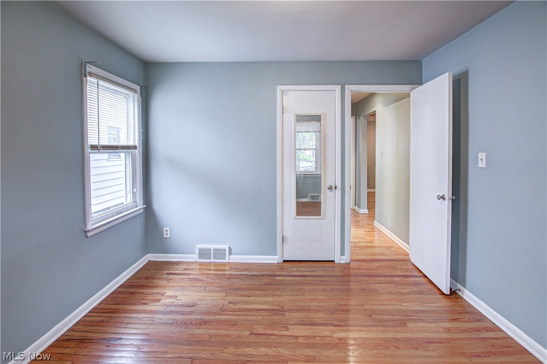 4230 Stonehaven Road Cleveland, OH 44121 - Photo 22 of 35