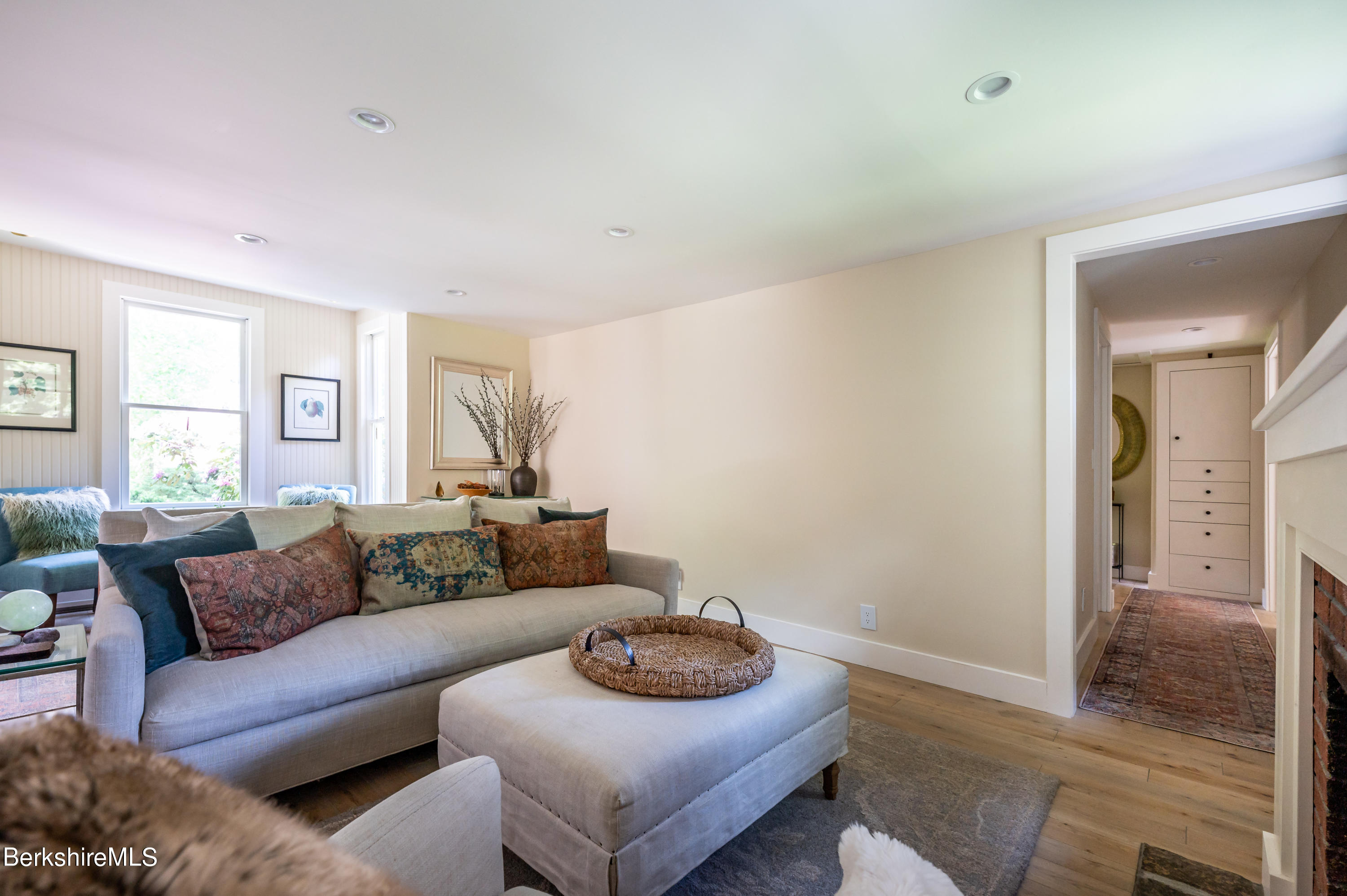 39 Farm View Road Sheffield, MA 01257 - Photo 12 of 31 Living area