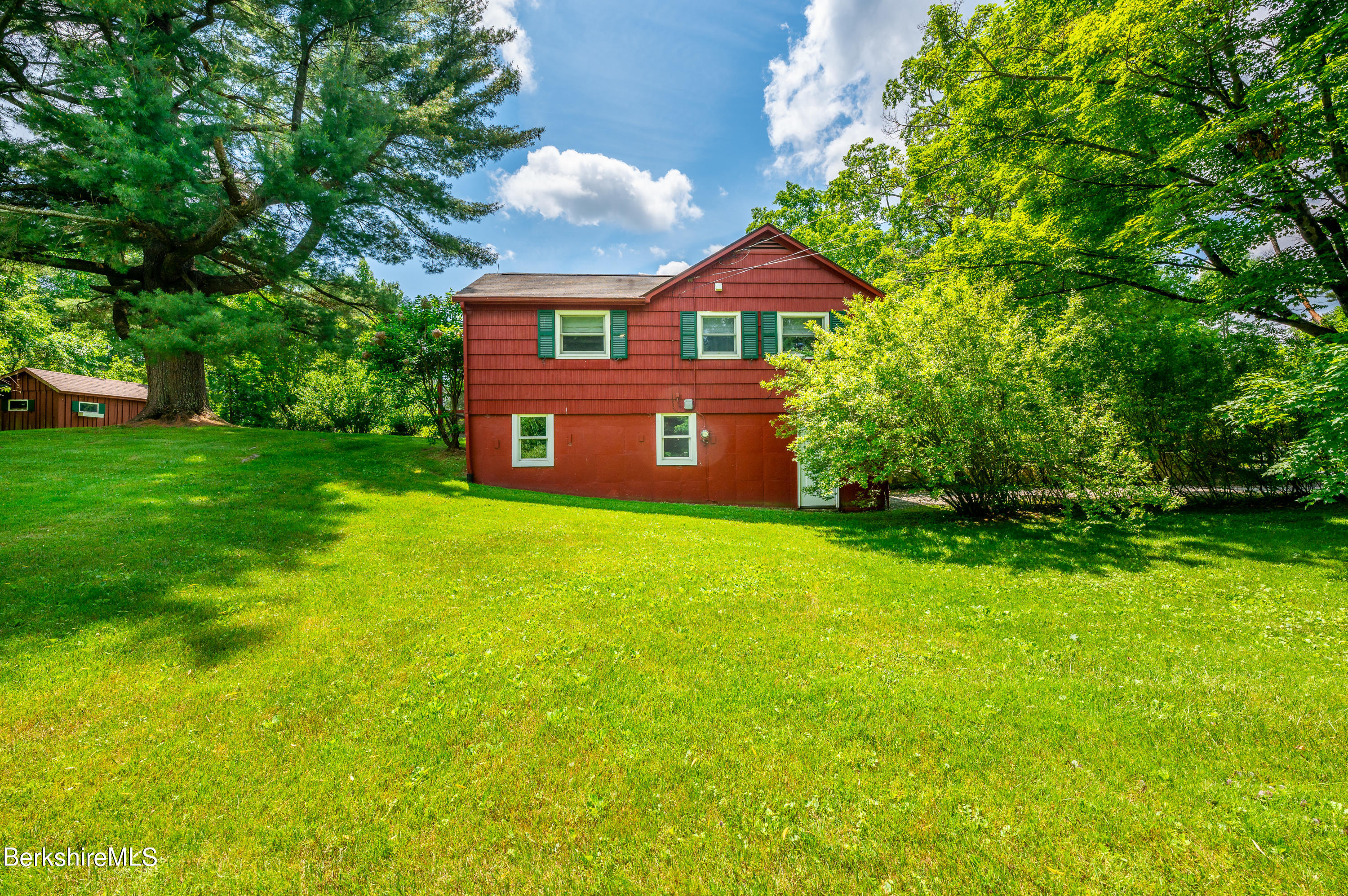 39 Farm View Road Sheffield, MA 01257 - Photo 31 of 31 Side of House