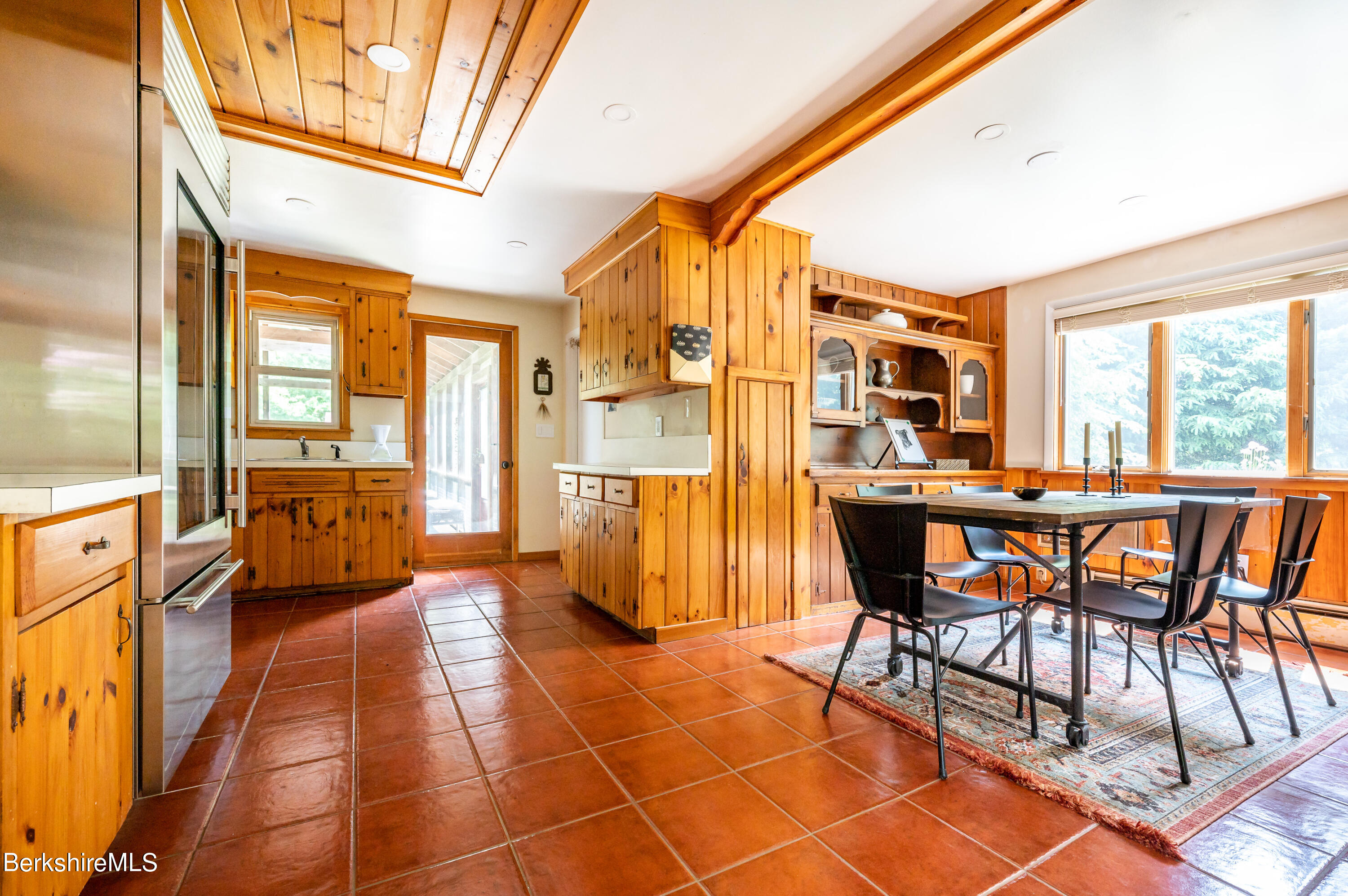 39 Farm View Road Sheffield, MA 01257 - Photo 6 of 31 Kitchen and Dining Area