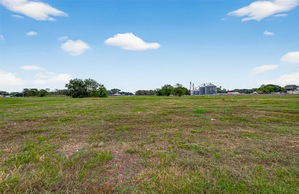 a view of a golf course