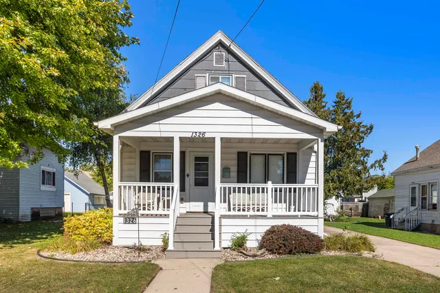 $214,900 | 1326 Congress Avenue, Oshkosh, WI 54901