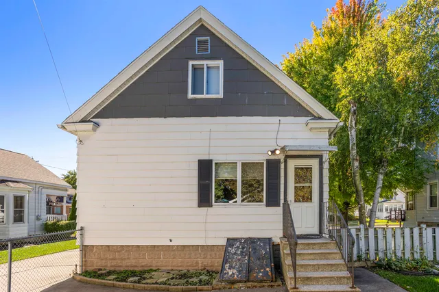 $214,900 | 1326 Congress Avenue, Oshkosh, WI 54901