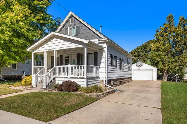 $214,900 | 1326 Congress Avenue, Oshkosh, WI 54901