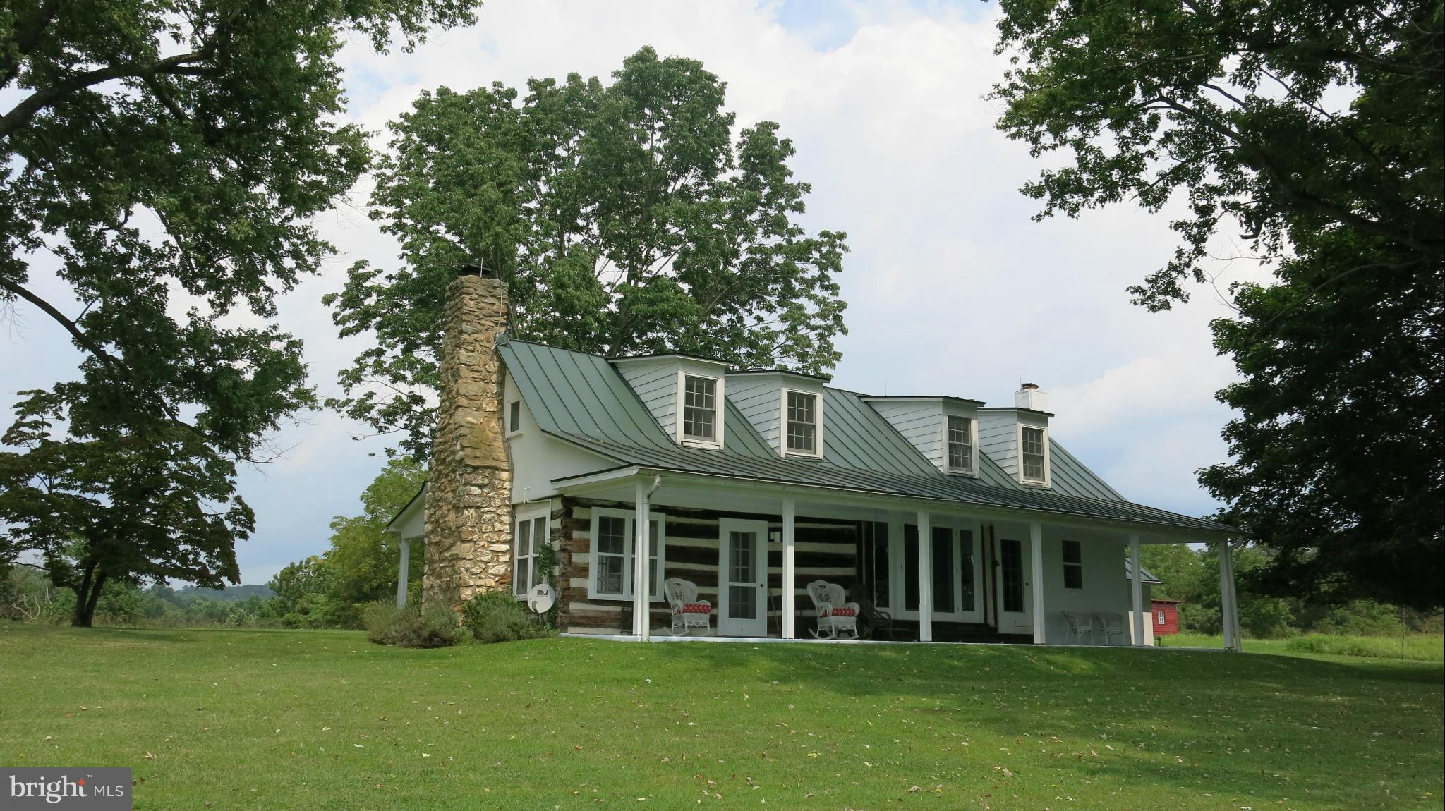 678 Bessie Bell Mountain Road Castleton, VA 22716 - Photo 2 of 30 Exterior (Front)