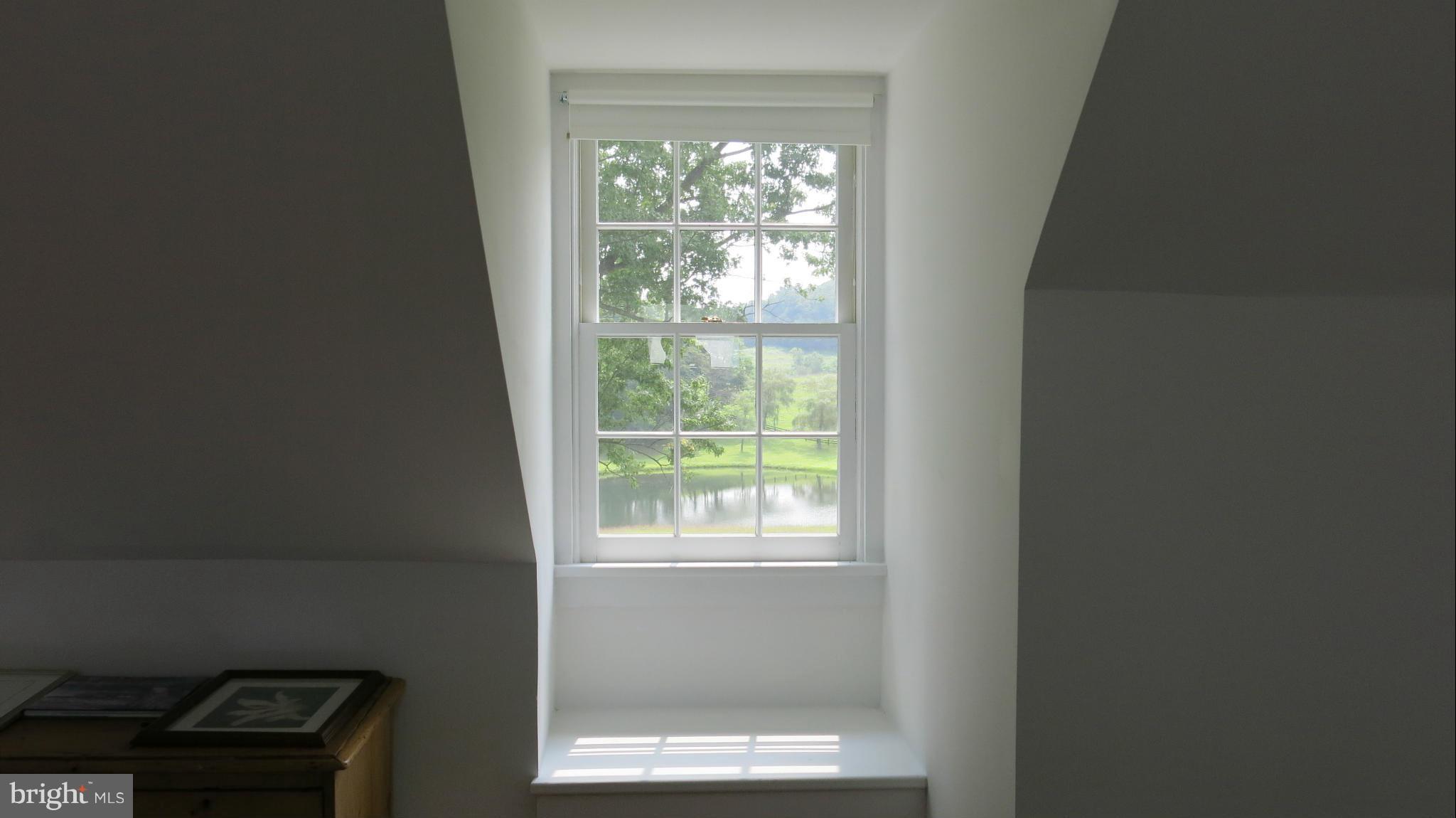 678 Bessie Bell Mountain Road Castleton, VA 22716 - Photo 12 of 30 Bedroom