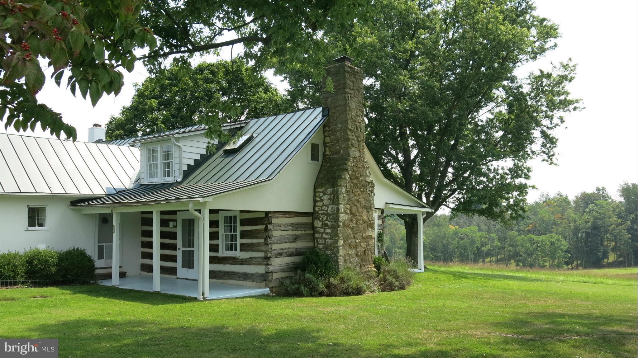678 Bessie Bell Mountain Road Castleton, VA 22716 - Photo 3 of 30 Exterior (General)