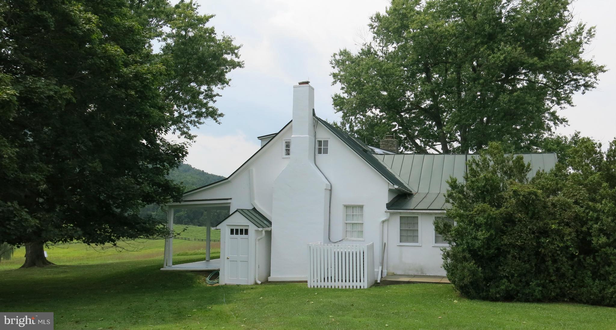 678 Bessie Bell Mountain Road Castleton, VA 22716 - Photo 6 of 30 Exterior (General)