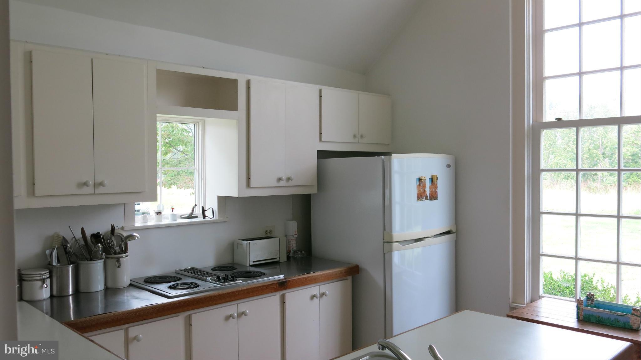 678 Bessie Bell Mountain Road Castleton, VA 22716 - Photo 10 of 30 Kitchen