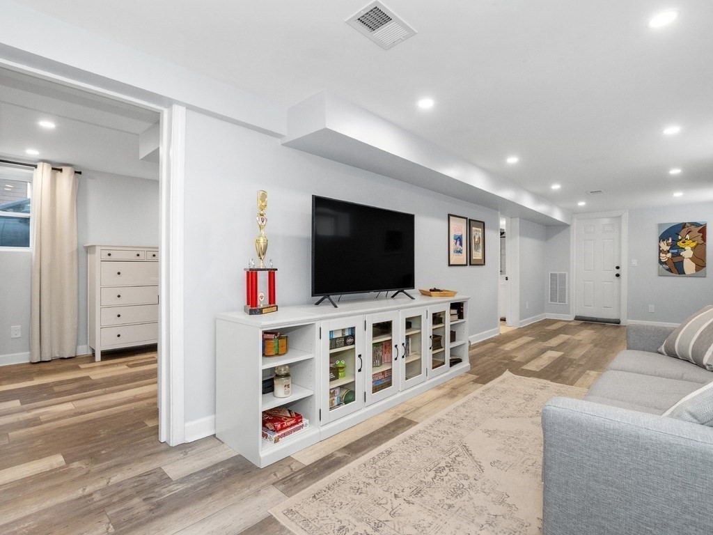 29 Commonwealth Road, Unit 1 Watertown, MA 02472 - Photo 21 of 35