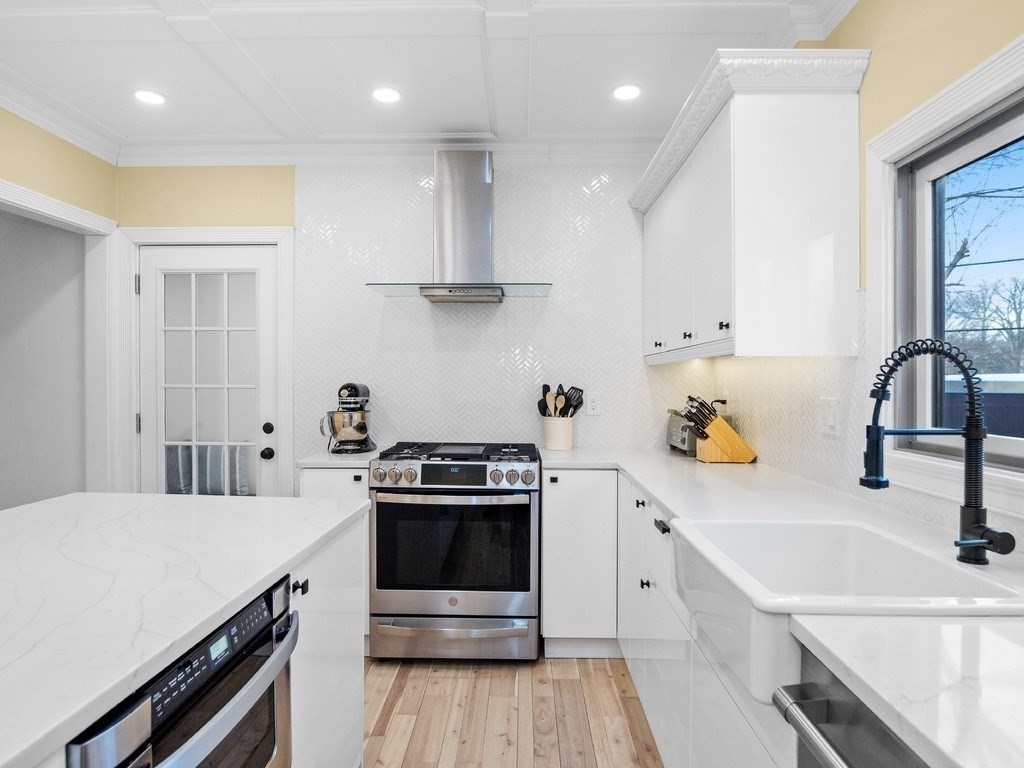 29 Commonwealth Road, Unit 1 Watertown, MA 02472 - Photo 4 of 35