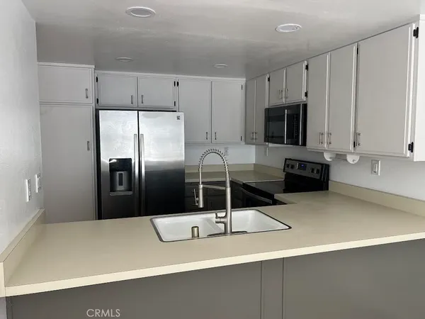 $680,000 | 5722 East Stillwater Avenue, Unit 10, Orange, CA 92869