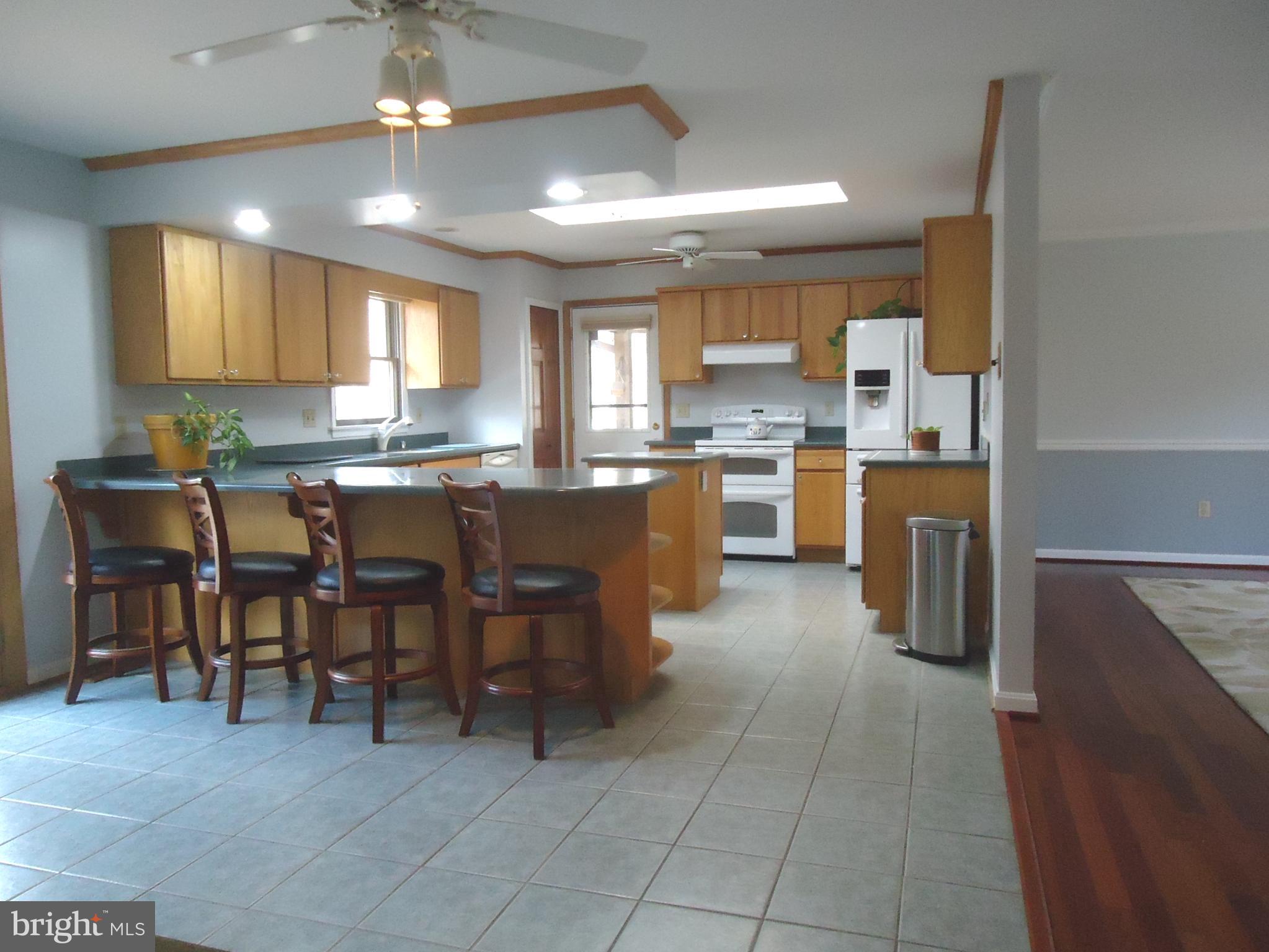 2946 Pinewick Road Ellicott City, MD 21042 - Photo 7 of 55 Gallery Image 7